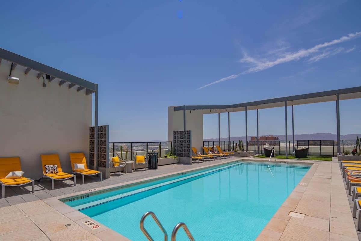 Detailed 2Bd, Highrise Dt, Pool, Gym, Parking, Sleeps 8 Apartment Phoenix Luaran gambar