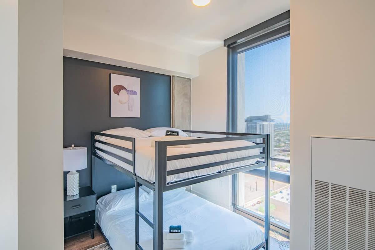 Detailed 2Bd, Highrise Dt, Pool, Gym, Parking, Sleeps 8 Apartment Phoenix Luaran gambar
