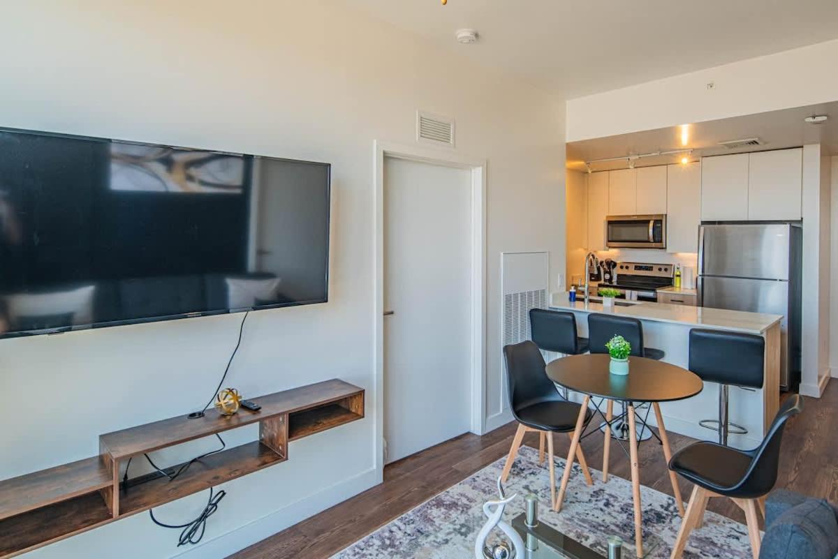 Detailed 2Bd, Highrise Dt, Pool, Gym, Parking, Sleeps 8 Apartment Phoenix Luaran gambar