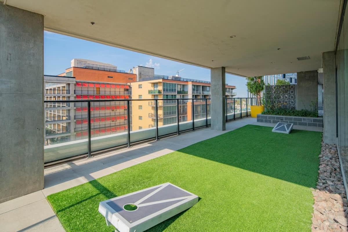 Detailed 2Bd, Highrise Dt, Pool, Gym, Parking, Sleeps 8 Apartment Phoenix Luaran gambar