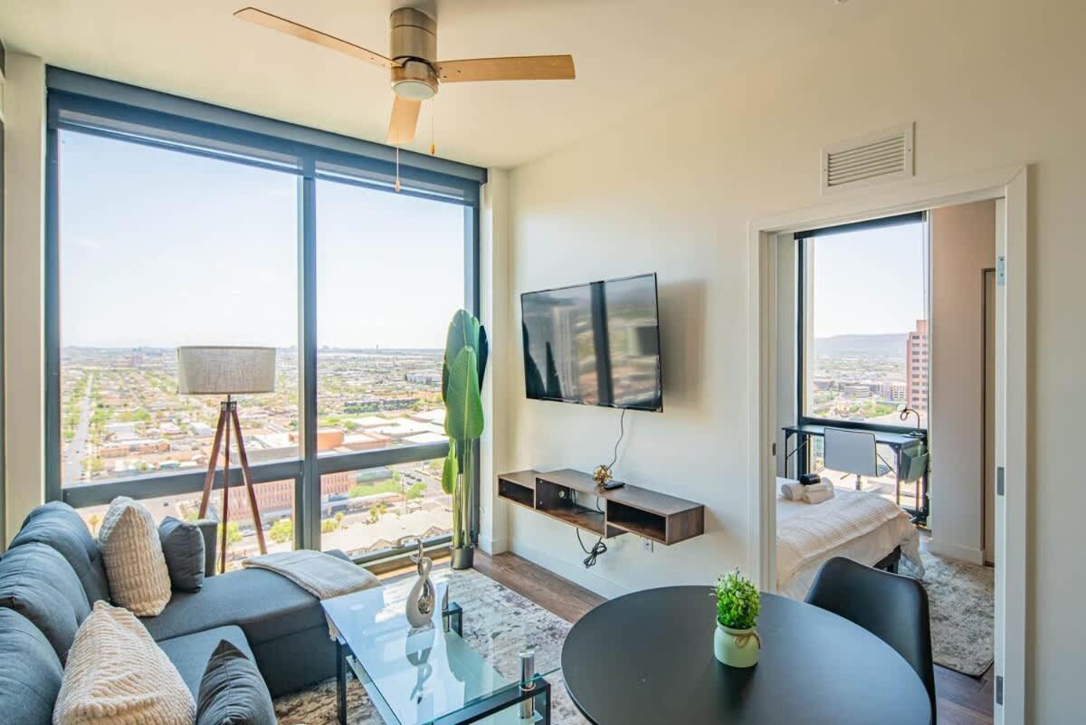Detailed 2Bd, Highrise Dt, Pool, Gym, Parking, Sleeps 8 Apartment Phoenix Luaran gambar