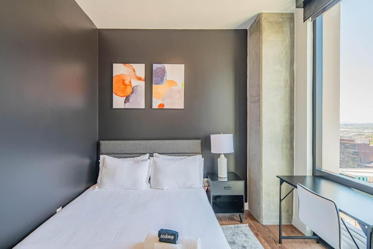 Detailed 2Bd, Highrise Dt, Pool, Gym, Parking, Sleeps 8 Apartment Phoenix Luaran gambar