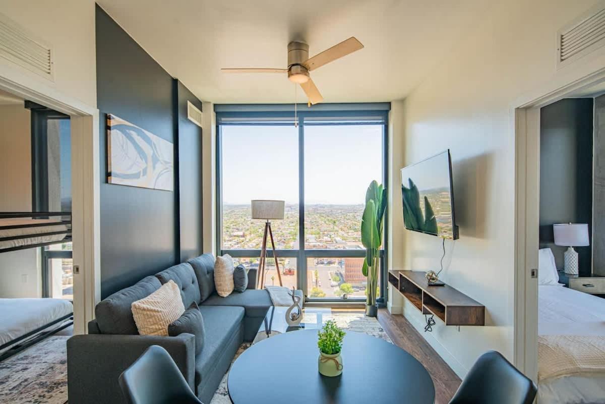 Detailed 2Bd, Highrise Dt, Pool, Gym, Parking, Sleeps 8 Apartment Phoenix Luaran gambar